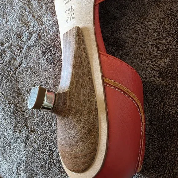 BCBG Max Azria Women’s Orange Leather Kitten Heels 9.5 / 40.5 Italy Pointed Toe - Picture 7 of 14